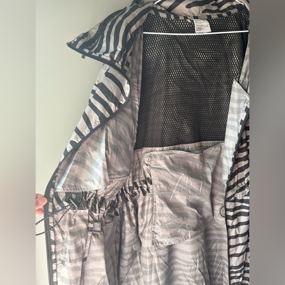 ADIDAS STELLA McCARTNEY Metallic PRINTED rain JACKET SIZE 2XS, hood - Picture 8 of 10